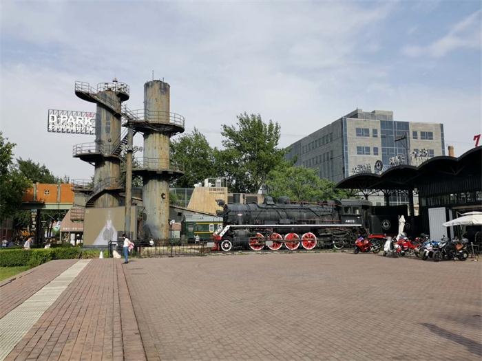 北京798一個(gè)從【舊廠(chǎng)房創(chuàng)意出來(lái)的藝術(shù)區(qū)】(圖5)