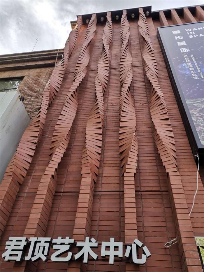 北京798一個(gè)從【舊廠(chǎng)房創(chuàng)意出來(lái)的藝術(shù)區(qū)】(圖11)