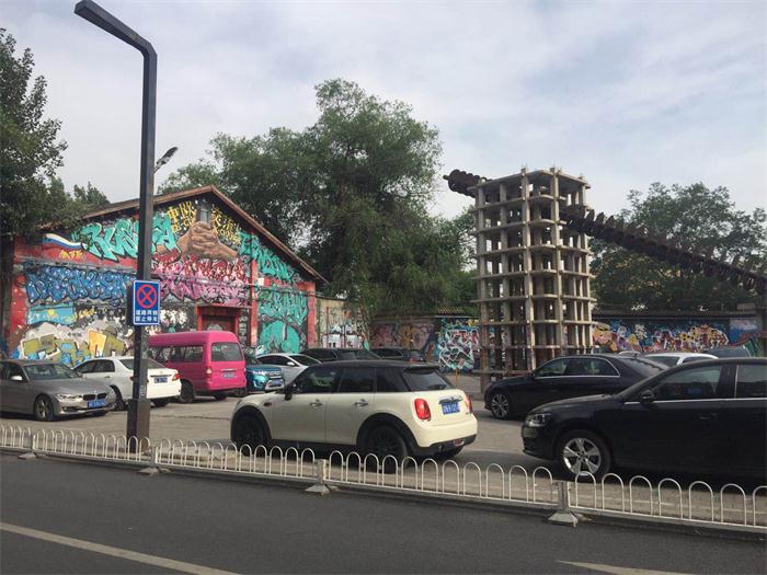 北京798一個(gè)從【舊廠(chǎng)房創(chuàng)意出來(lái)的藝術(shù)區(qū)】(圖3)