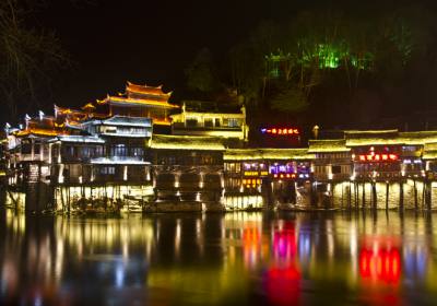 夜游鳳凰古城，感受別樣的古城美