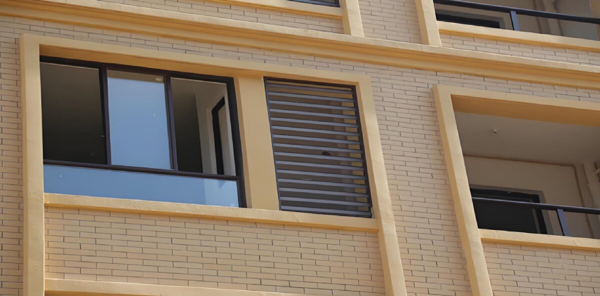 房屋外墻門窗滲水、開裂修繕！(圖1)